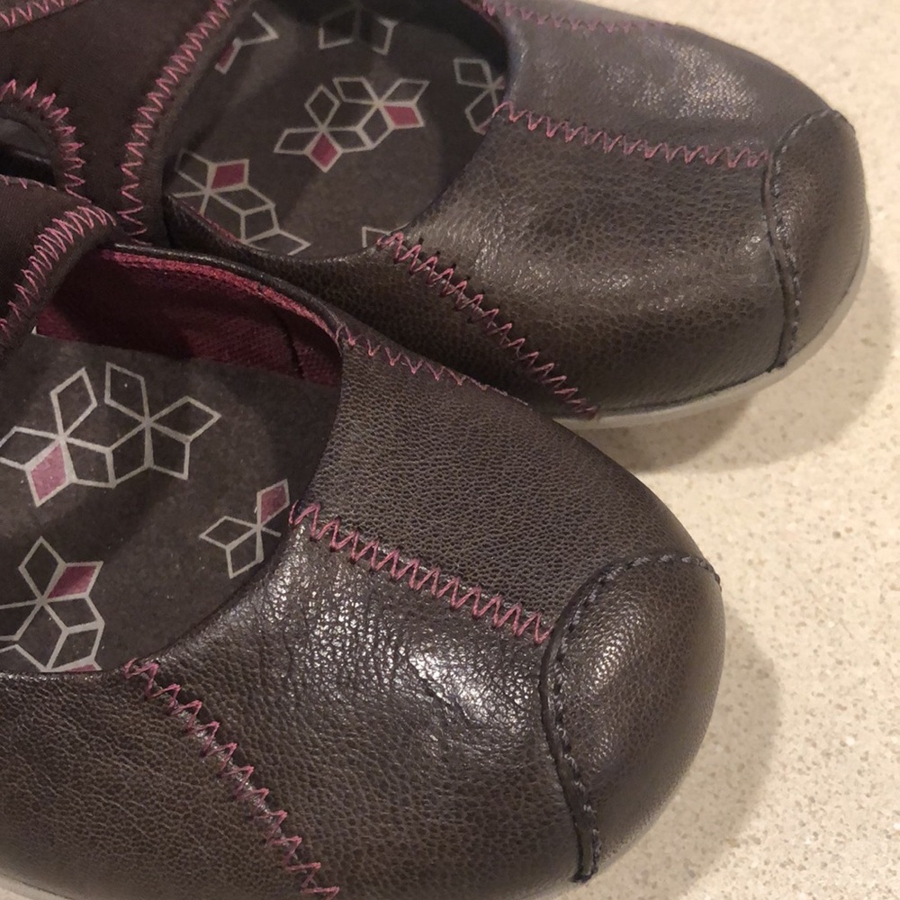 MERRELL PLIE LEATHER PERFORMANCE FOOTWEAR BROWN SIZE 7 - Picture 3 of 11